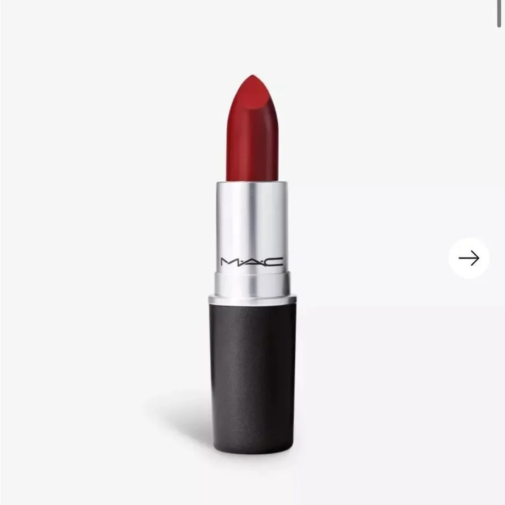 Mac cosmetics matte lipstick in Avant Garnet